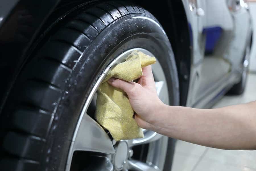 A 4-step process to remove brake dust - Professional Carwashing